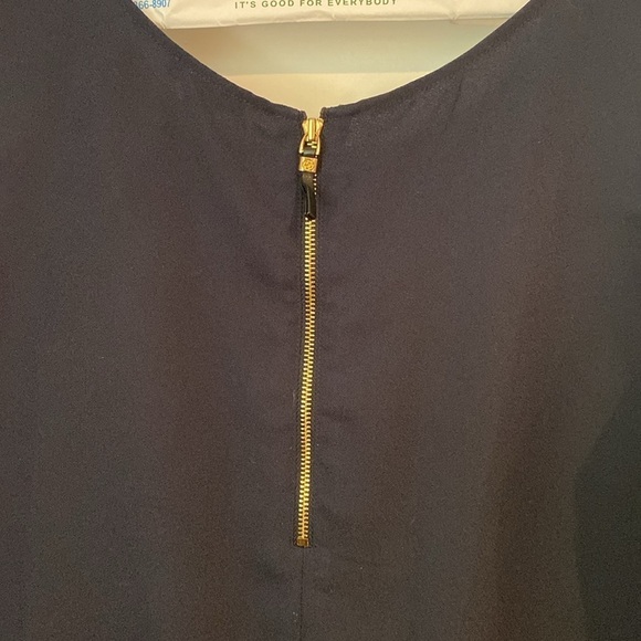 Ann Taylor navy blue blouse. Size L - Picture 4 of 4